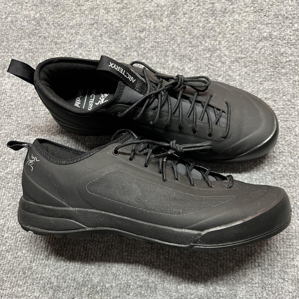 Arc'teryx Hiking Shoes Mens Size 9 Black Vibram Megagrip Ortholite Low Top